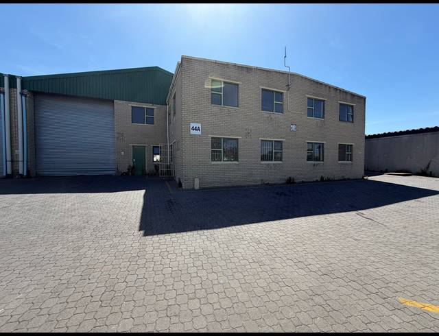 1,200M² WAREHOUSE TO LET IN BLACKHEATH INDUSTRIAL